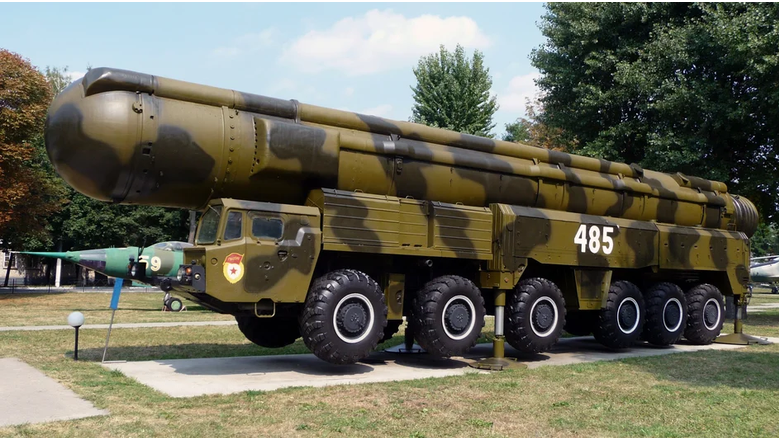 Иллюстрация мобильного ракетного комплекса RS-26 «Рубеж»