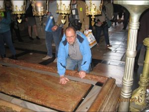 В Храме Гроба Господня.